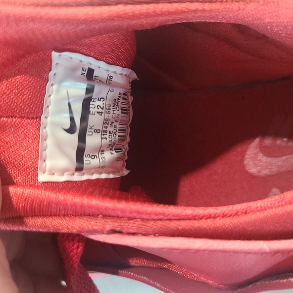 Red Nike Huarache sneakers - Picture 2 of 3